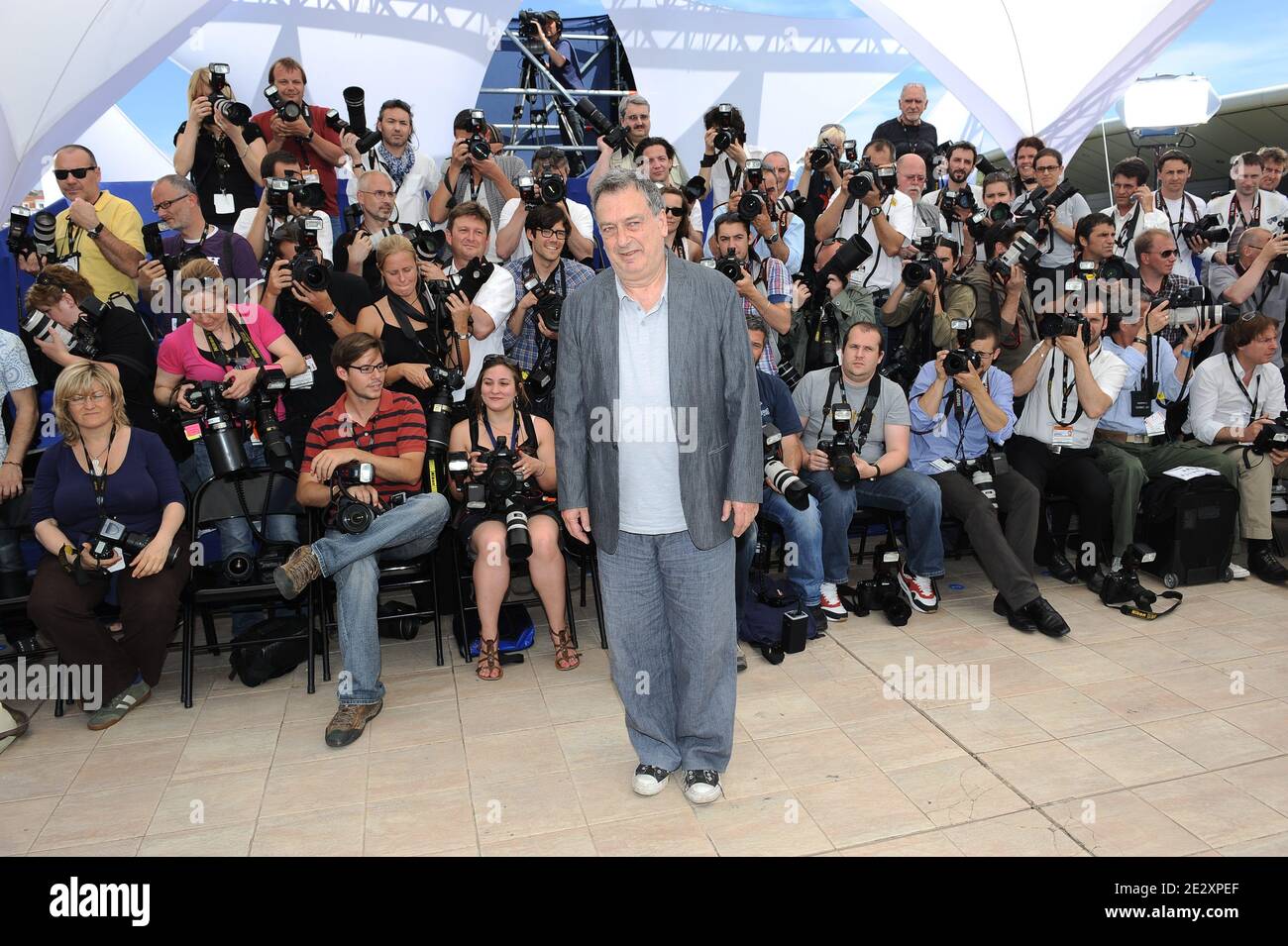 Stephen Frears assiste au photocall 'Tamara Drewe' lors du 63e Festival de Cannes, France, le 18 mai 2010. Photo de Hahn-Nebinger-Orban/ABACAPRESS.COM Banque D'Images