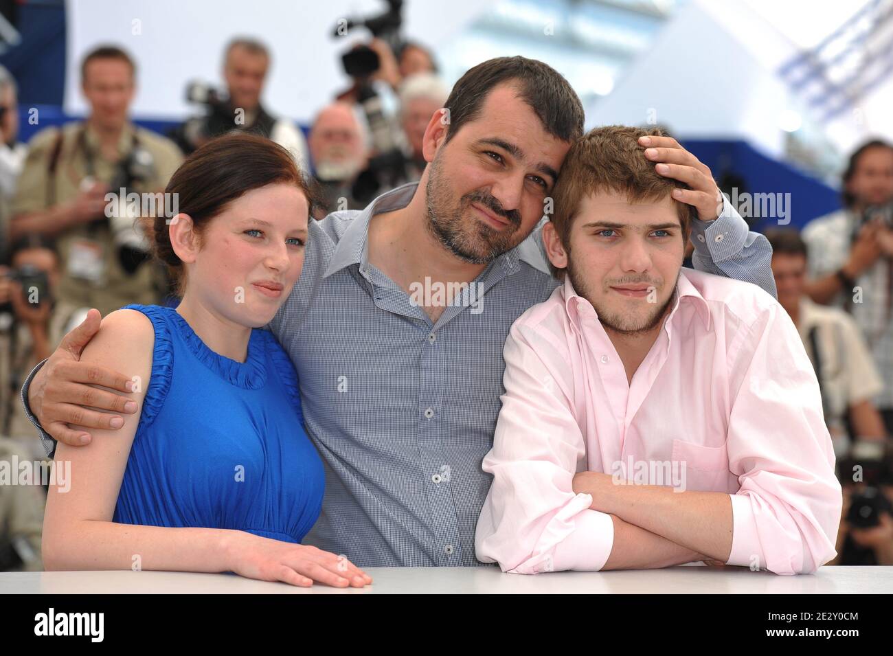 Kitty Csikos, Rudolf Frecska, Kornel Mundruczo assister au photocall 'Tender son - The Frankenstein Project' lors du 63e Festival de Cannes, le 22 mai 2010. Photo de Hahn-Nebinger-Orban/ABACAPRESS.COM Banque D'Images