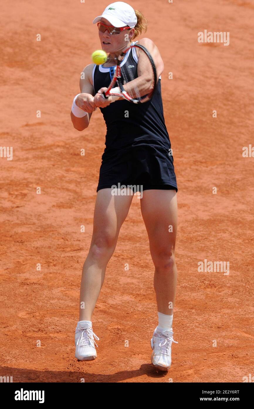 Samatha Stosur en Australie lors du quart de finale féminin contre Serena Williams aux États-Unis, lors du championnat de tennis de l'Open de France 2010 à l'arène Roland Garros à Paris, en France, le 31 mai 2010. Photo de Henri Szwarc/ABACAPRESS.COM Banque D'Images