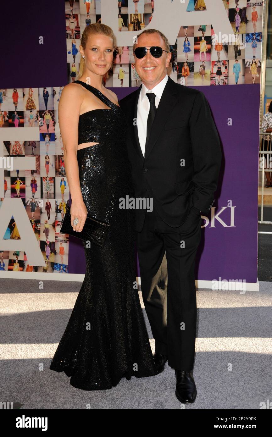 Gwyneth Paltrrow et Michael Kors arrivent pour les Prix de mode 2010 de la CFDA à Alice Tully Hall, Lincoln Center à New York City, NY, États-Unis, le 7 juin 2010. Photo de Mehdi Taamallah/ABACAPRESS.COM Banque D'Images