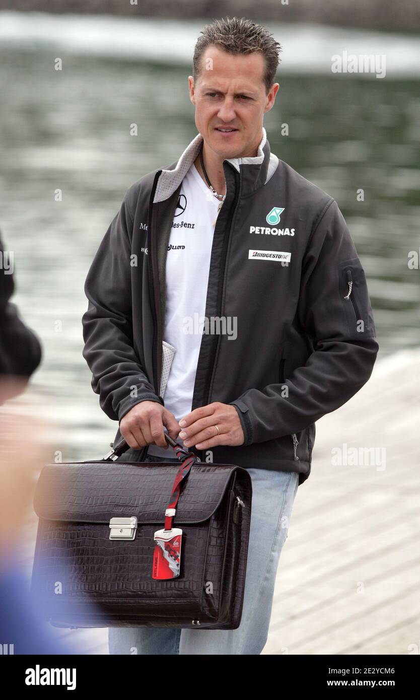 Michael Schumacher arrivera au paddock du Grand Prix canadien de Formule 1 au circuit Gilles Villeneuve à Montréal, Canada, le 12 juin 2010. Photo de Charles Guerin/Cameleon/ABACAPRESS.COM Banque D'Images