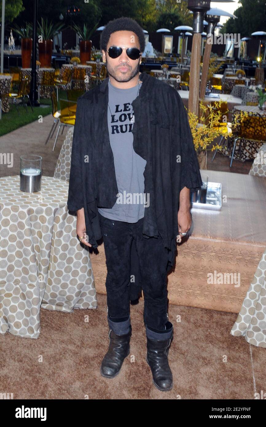 Lenny Kravitz arrive pour Los Angeles première de la saison d'entourage de la série originale d'HBO sept qui s'est tenue au Paramount Theatre à Los Angeles, CA, Etats-Unis le 16 juin 2010. Photo de Tony DiMaio/ABACAPRESS.COM (photo : lenny Kravitz) Banque D'Images