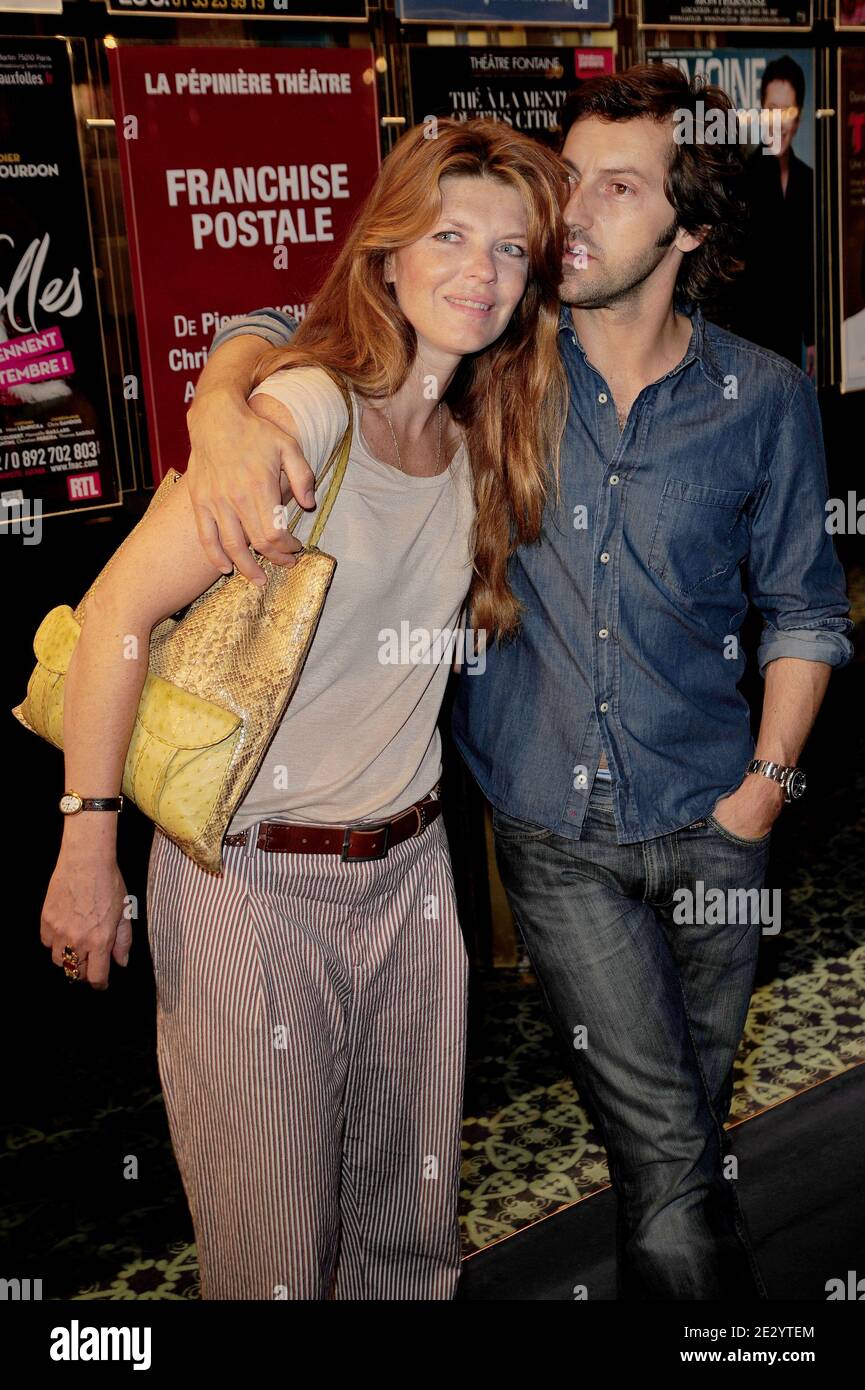 Gwendoline Hamon et Frederic Diefenthal assistent à la 20e réunion du Théâtre Privee qui s'est tenue au Théâtre des Folies Bergère à Paris, en France, le 29 juin 2010. Photo de Nicolas Briquet/ABACAPRESS.COM Banque D'Images