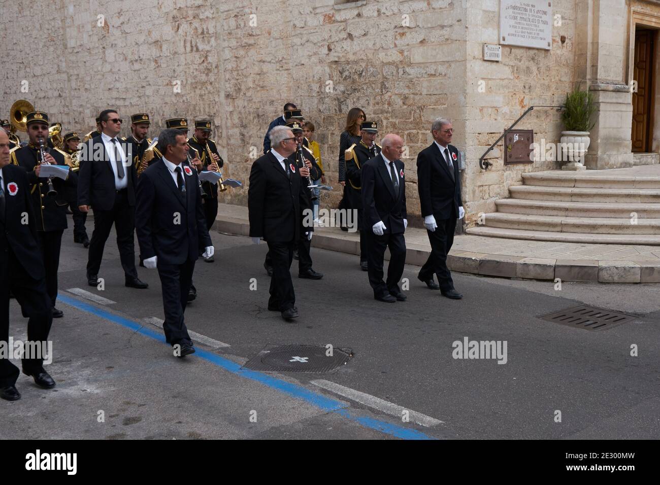 Martina Franca Apulia Italie novembre 2019 : UNE procession part dans les rues lors des cérémonies du 1er novembre à l'occasion de tous les Saïn Banque D'Images