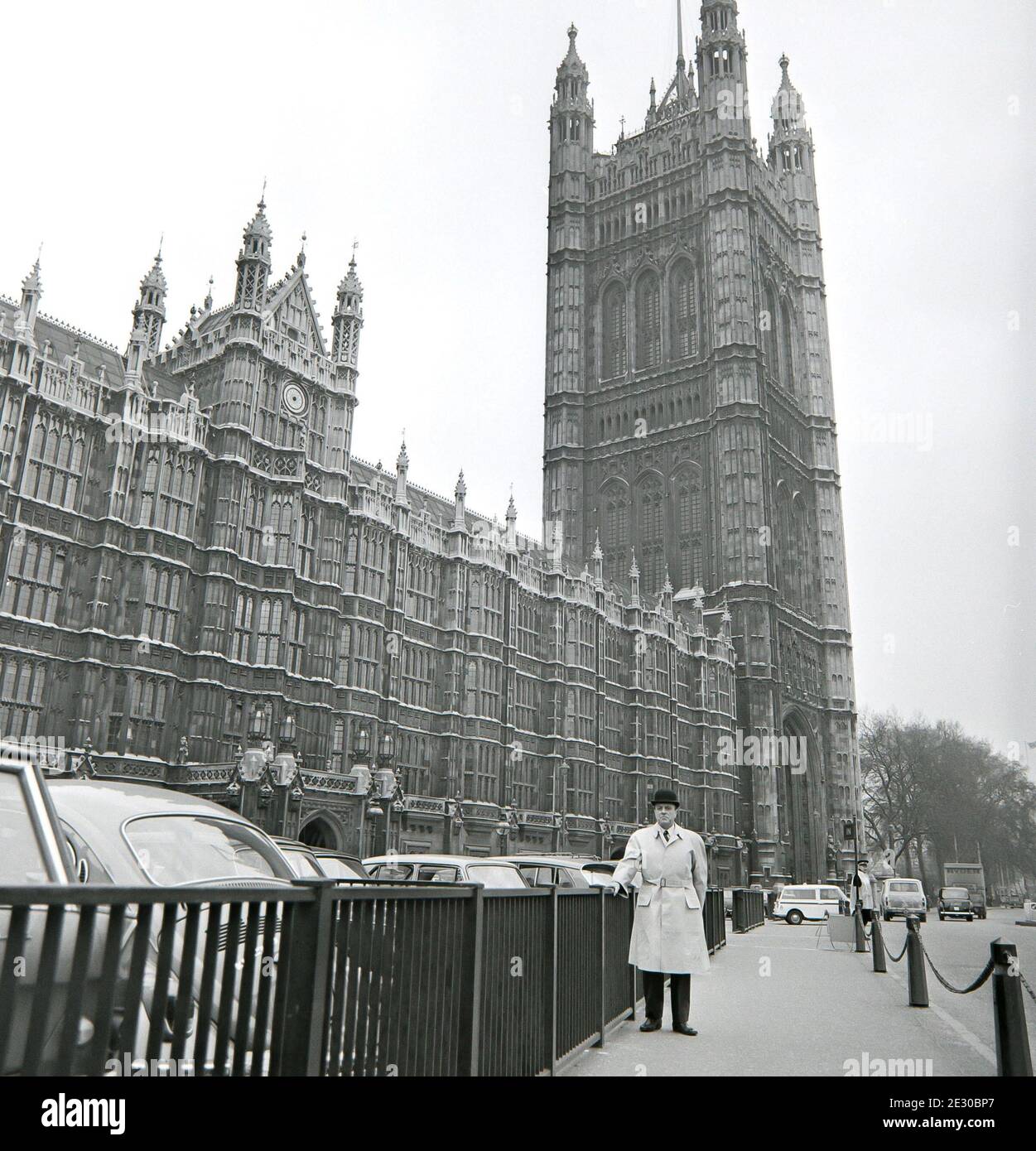 El político Manuel Fraga Iribarne en Londres, año 1975. Banque D'Images