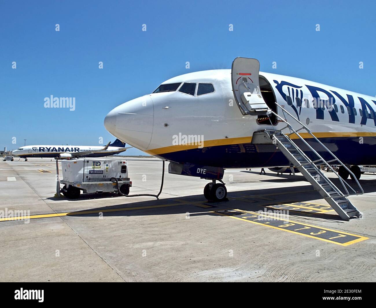 Avion Ryanair à l'aéroport de Faro Banque D'Images