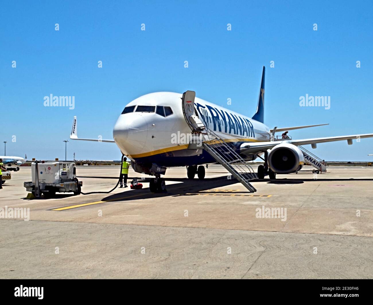 Avion Ryanair à l'aéroport de Faro Banque D'Images