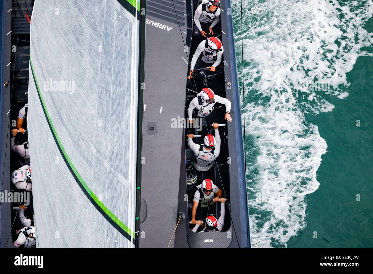 Auckland, Nouvelle-Zélande. 16 janvier 2021. New York Yacht Club American Magic est vu pendant la deuxième journée de compétition à la série America's Cup challenger à Auckland, en Nouvelle-Zélande, le 16 janvier 2021. (COR36/Studio Borlenghi/Handout via Xinhua) Credit: Xinhua/Alay Live News Banque D'Images