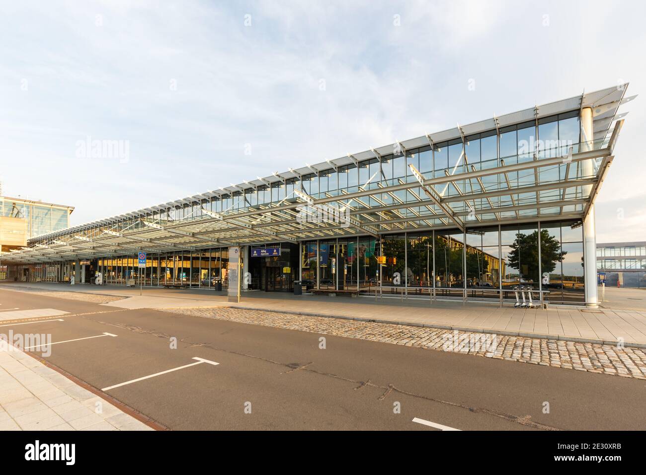 Leipzig, Allemagne - 18 août 2020 : terminal de l'aéroport de Leipzig Halle LEJ en Allemagne. Banque D'Images