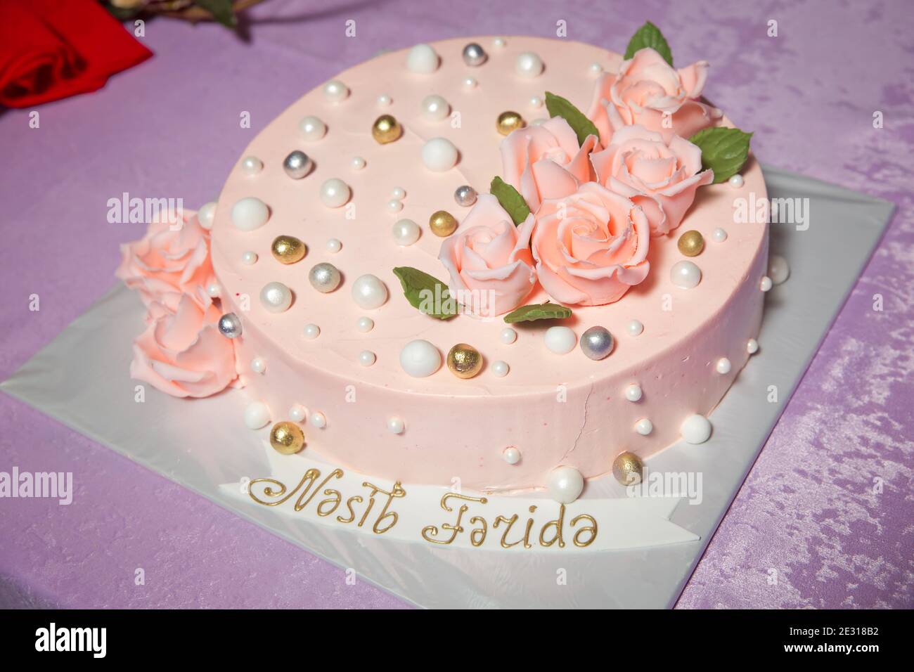 Gateau Rond Orange Rose Doree Orange Boule Ronde Decoree Comme Une Perle Ronde Photo Stock Alamy