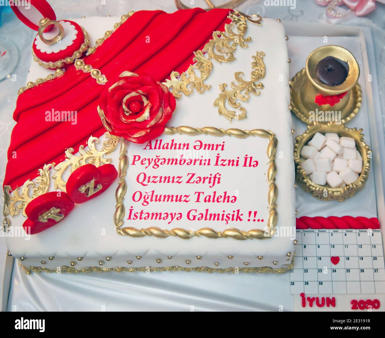 Engagement Cake Banque D Image Et Photos Alamy Engagement Cake Banque D Image Et Photos Alamy