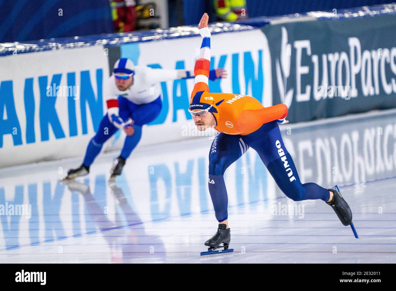 HEERENVEEN, PAYS-BAS - JANVIER 16: Samuli Suomalainen de Finlande, hein Otterspeer des pays-Bas pendant le championnat d'Europe Allround Banque D'Images