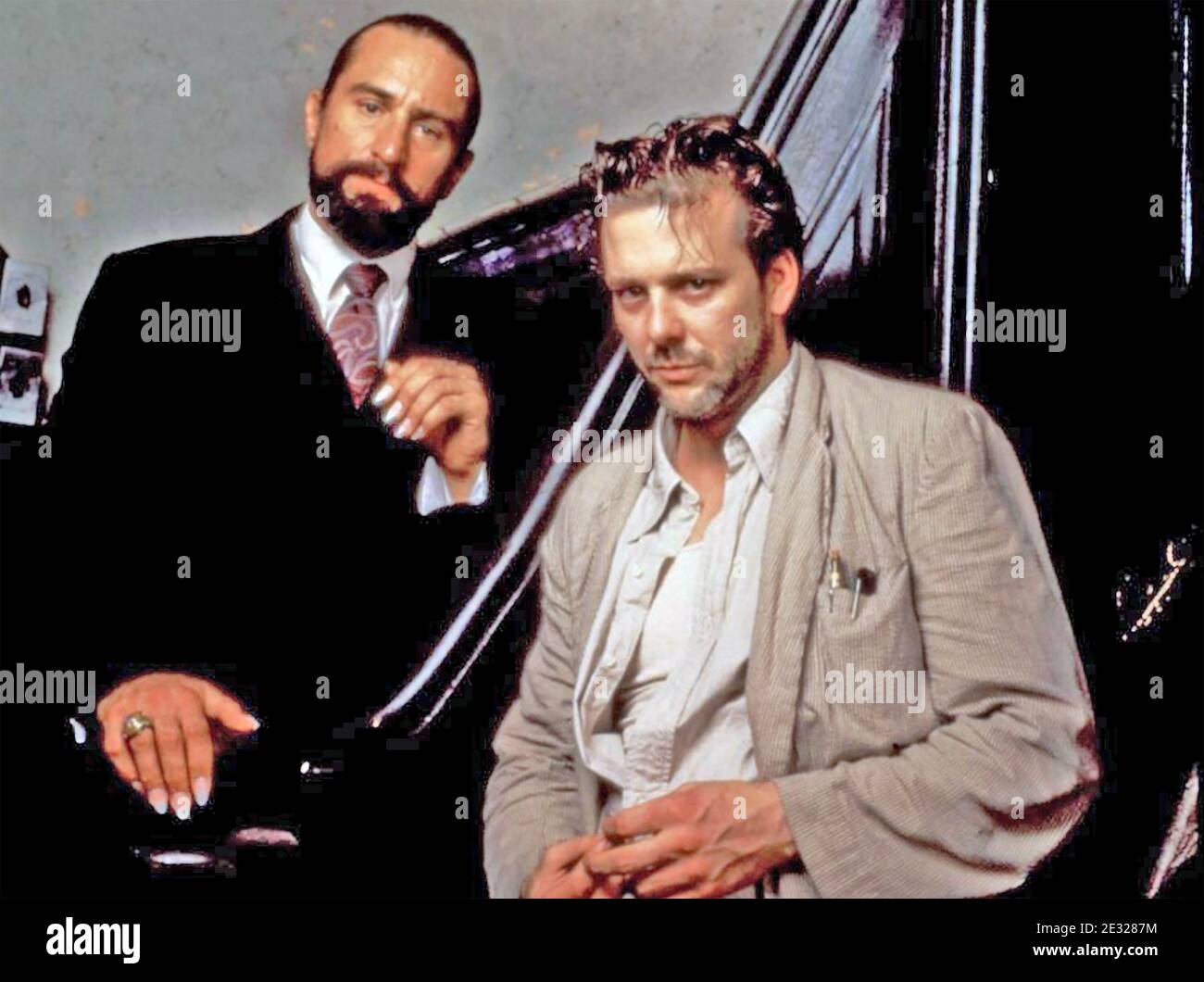 ANGEL HEART 1987 tr-Star Pictures film avec Mickey Rourke à Droite et Robert de Niro Banque D'Images