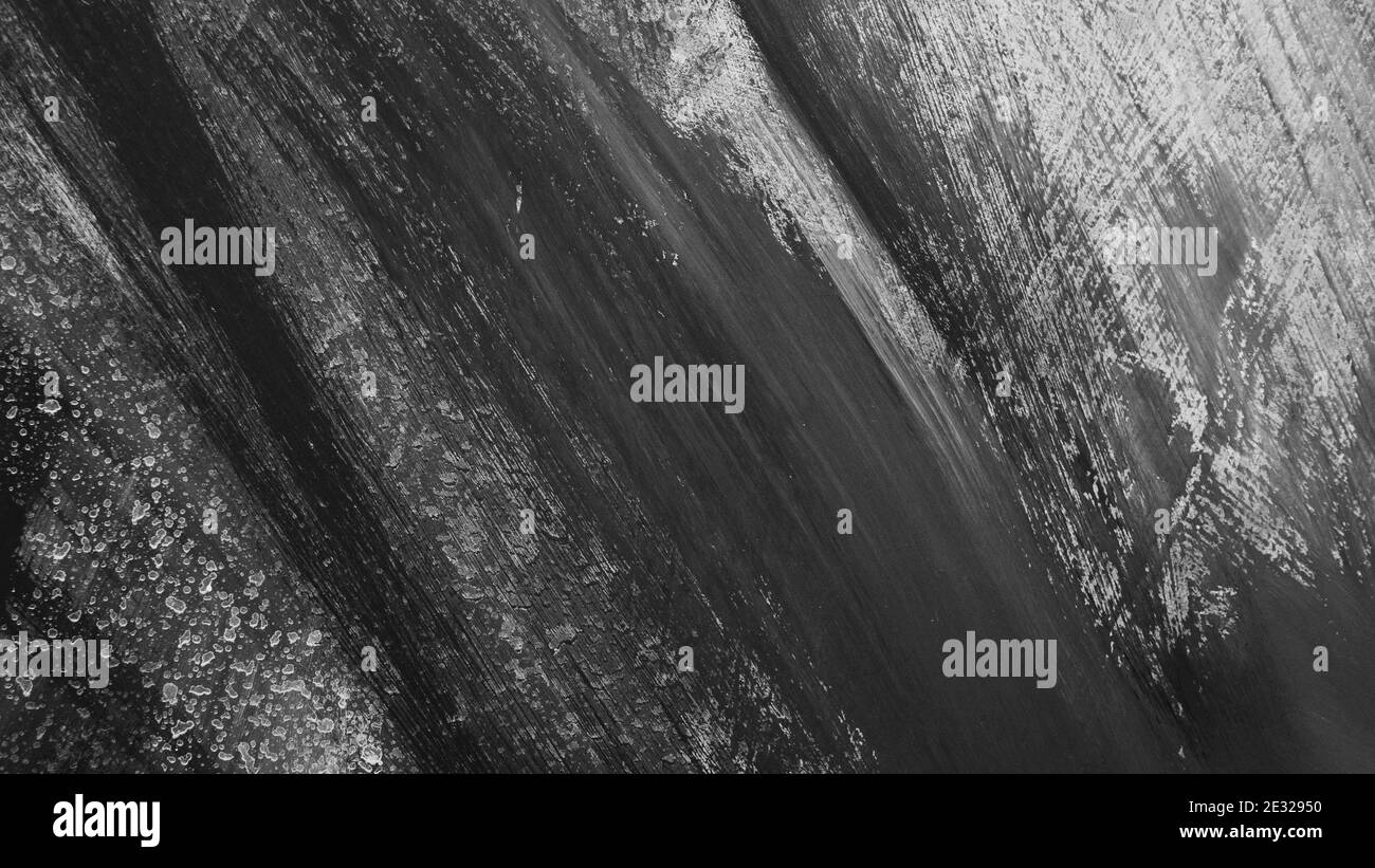 Le mur est peint dans la peinture acrylique moderne. Texture de mur d'époque rayée, design de loft peint, arrière-plan abstrait, espace de copie, peinture créative wa Banque D'Images