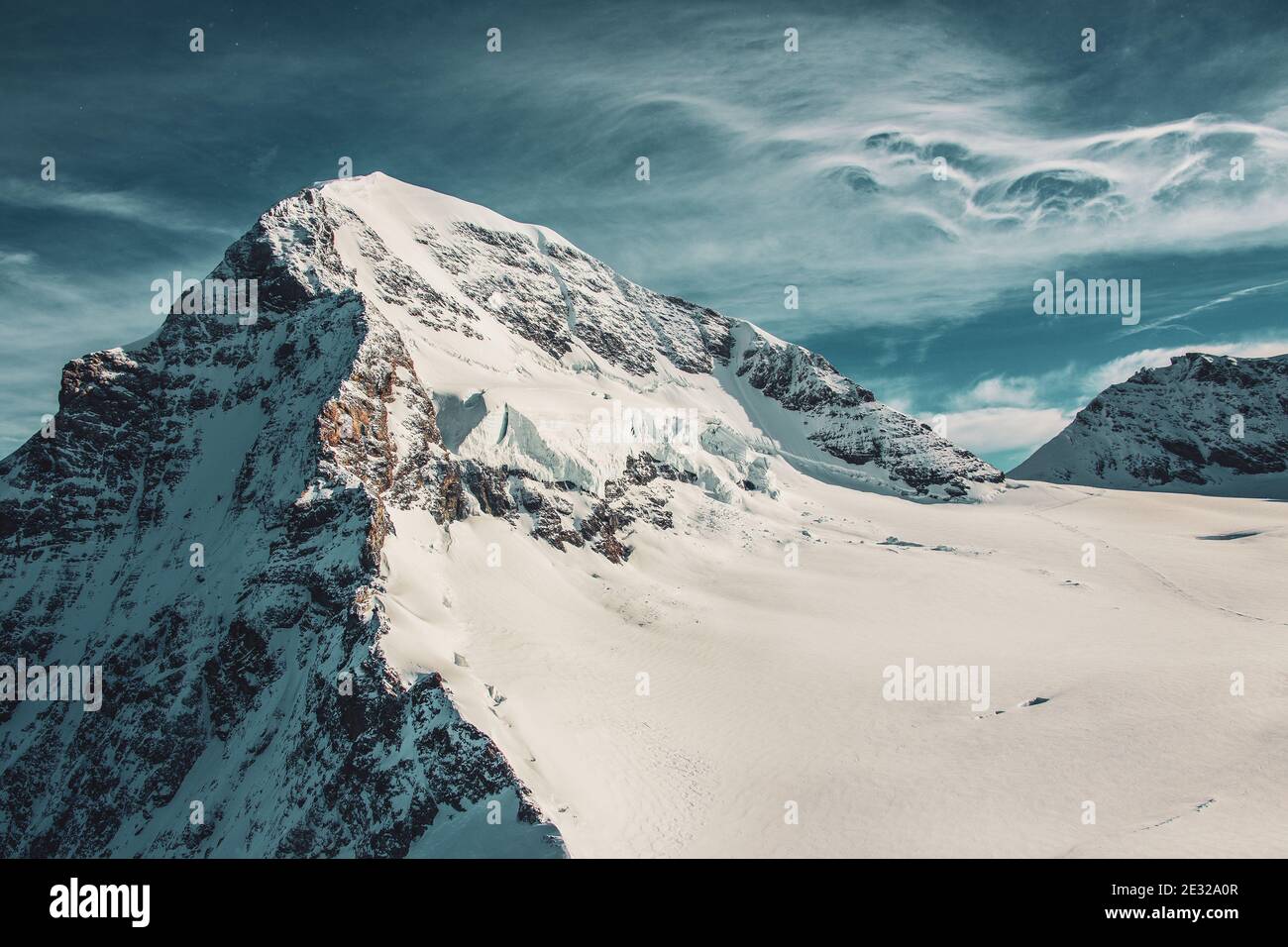 Montagnes enneigées en Suisse, paysage d'hiver Banque D'Images