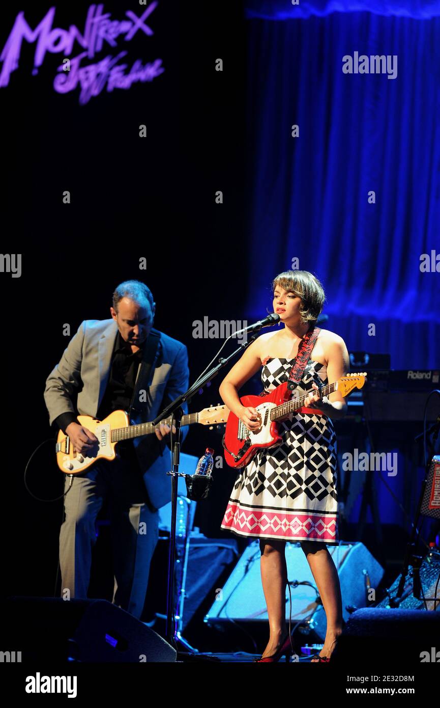 Norah Jones se présentant en direct pendant le Montreux Jazz Festival au Stravinski Auditorium de Montreux, Suisse, le 3 juillet 2010. Photo de Loona/ABACAPRESS.COM Banque D'Images