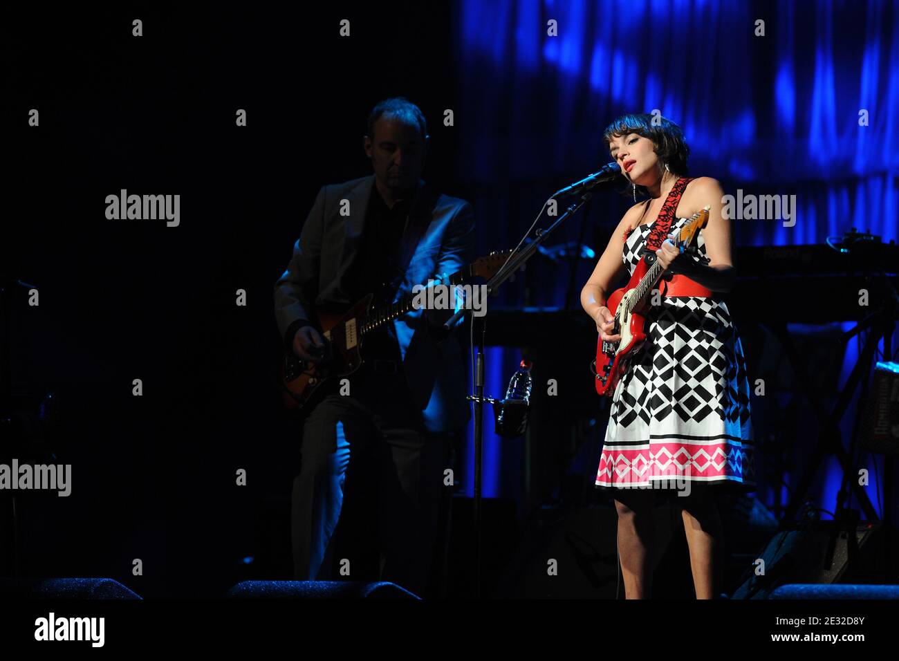 Norah Jones se présentant en direct pendant le Montreux Jazz Festival au Stravinski Auditorium de Montreux, Suisse, le 3 juillet 2010. Photo de Loona/ABACAPRESS.COM Banque D'Images