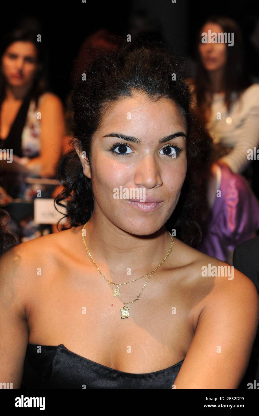 Sabrina Ouazzani assiste à la présentation de la haute Couture automne-hiver 2010/2011 par le designer libanais Georges Hobeika au Carousel du Louvre, à Paris, le 5 juillet 2010. Photo par Ammar Abd Rabbo/ABACAPRESS.COM Banque D'Images