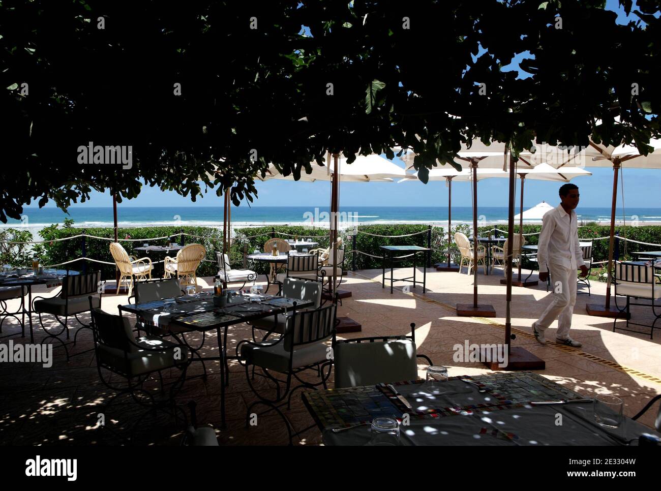 Le restaurant Ocean en face de la plage Sidi Kacem, Tanger, Maroc, juillet 2010. Photo de Stephane Lemouton/ABACAPRESS.COM Banque D'Images