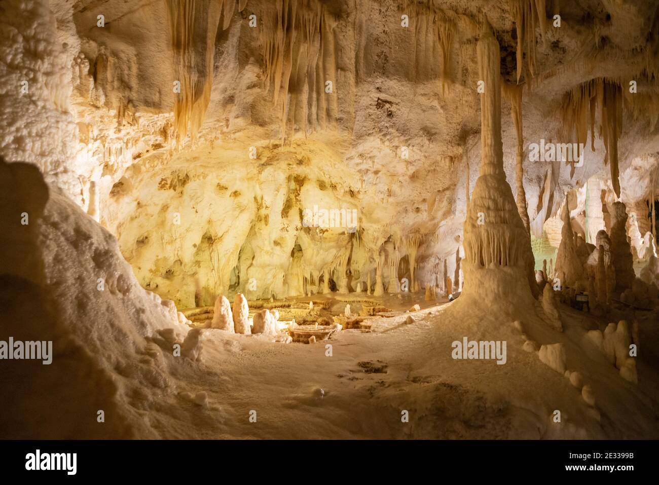 Grottes De Frasassi En Italie Banque De Photographies Et D images Grottes De Frasassi En Italie Banque De Photographies Et D images