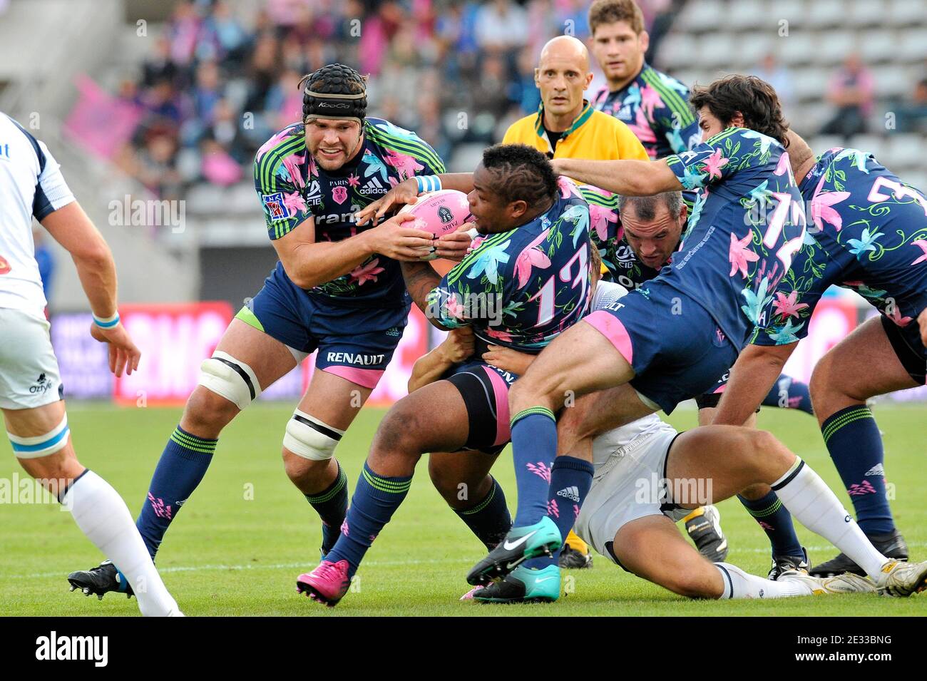 Tom Palmer de Stade Francais et Mathieu Bastareaud lors du match de rugby Top 14 français, Stade Francais contre Castres Olympique au Stade Charlety à Paris, France, le 1er septembre 2010. Photo de Stephane Reix/ABACAPRESS.COM Banque D'Images