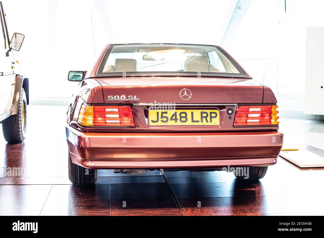 STUTTGART, ALLEMAGNE, 2019: 1991 Mercedes-Benz 500 SL au musée Mercedes-Benz, J548 LRP Banque D'Images