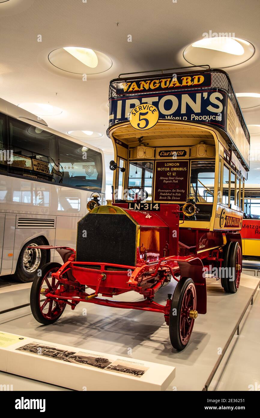 STUTTGART, ALLEMAGNE, 2019: 1907 Milnes-Daimler bus à impériale, Doppeldeccurbus, Vanguard London Motor Omnibus, LN-314 dans le musée Mercedes-Benz Banque D'Images