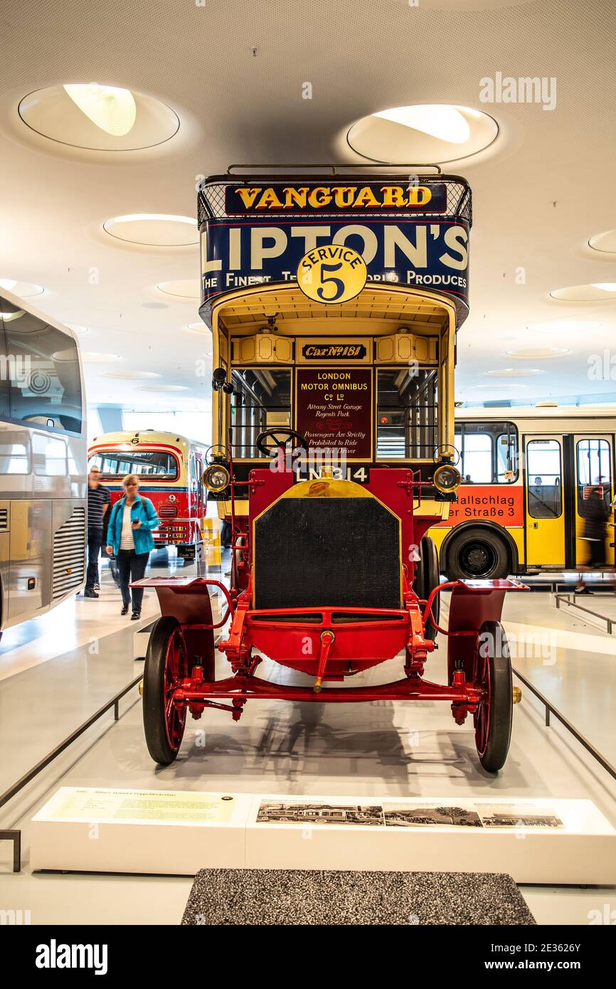 STUTTGART, ALLEMAGNE, 2019: 1907 Milnes-Daimler bus à impériale, Doppeldeccurbus, Vanguard London Motor Omnibus, LN-314 dans le musée Mercedes-Benz Banque D'Images