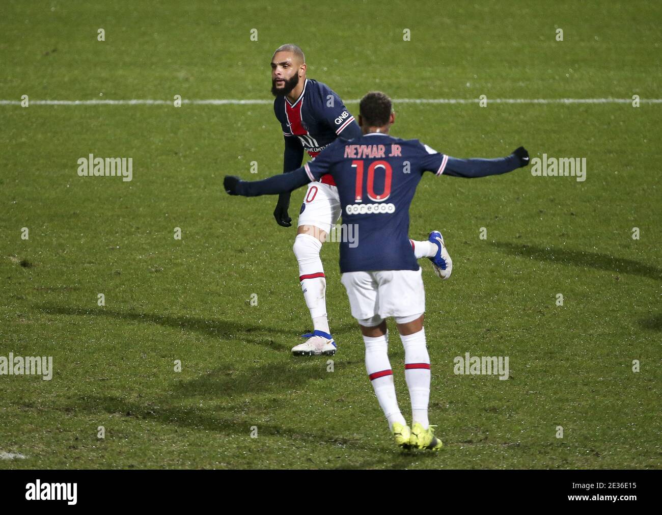 Layvin Kurzawa de PSG célèbre son but avec Neymar Jr Lors du championnat de France Ligue 1 match de football entre Paris Sai/LM Banque D'Images