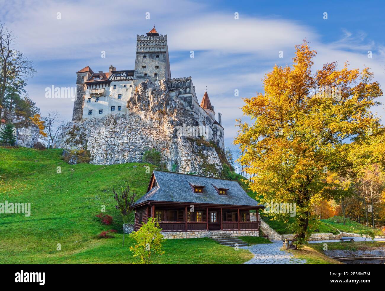 Brasov, en Transylvanie. La Roumanie. Le Château médiéval de Bran, connu pour le mythe de Dracula. Banque D'Images