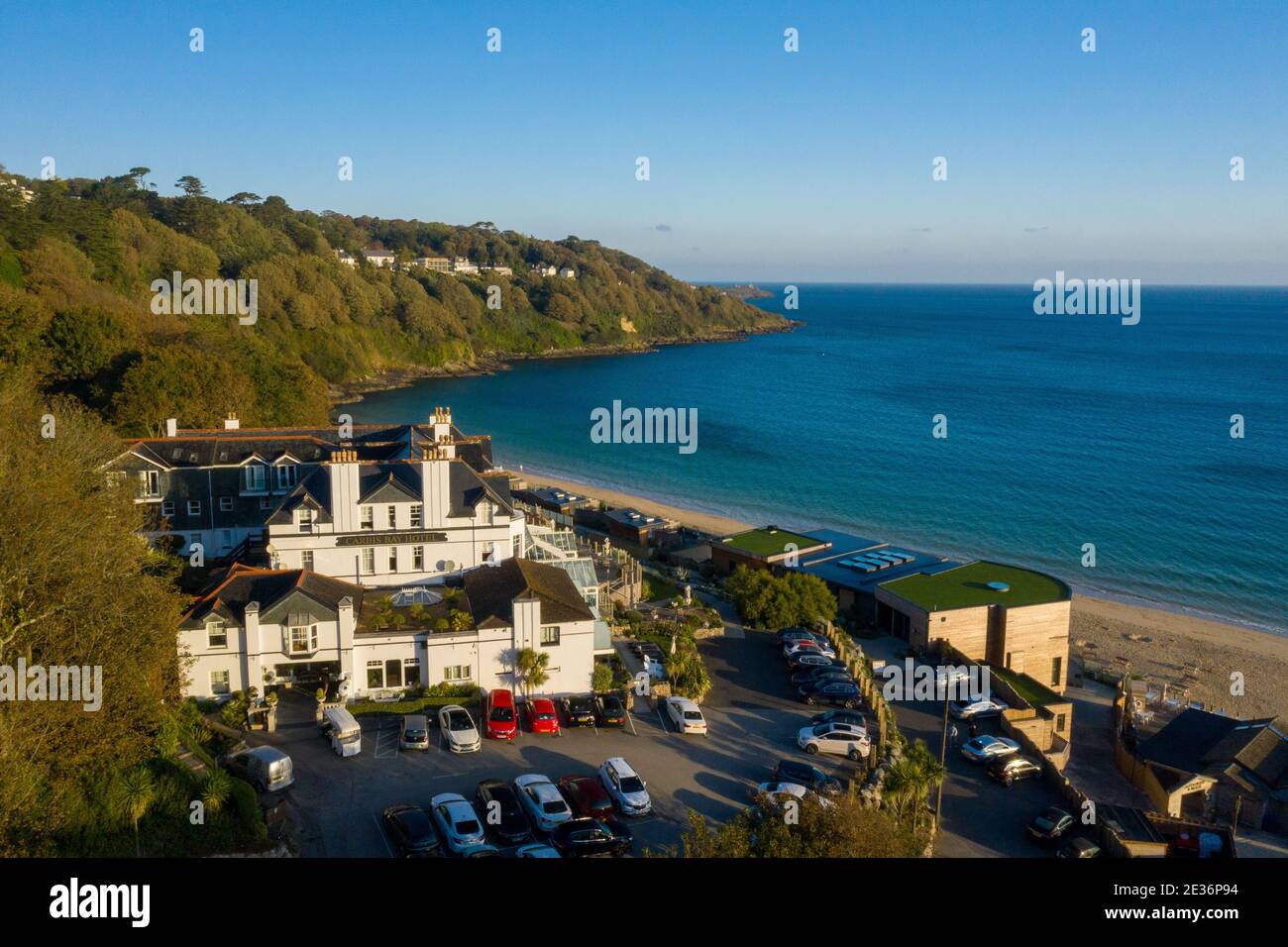 Image aérienne de l'hôtel Carbis Bay en regardant depuis le entrée sur la baie Banque D'Images