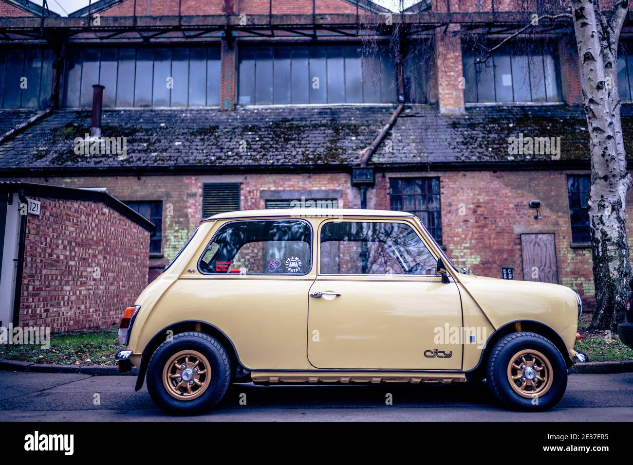 Un mini classique pendant une journée ouverte au Bicester Heritage Banque D'Images