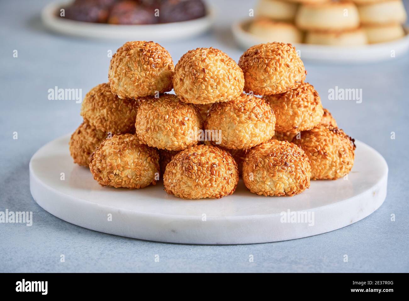 Bonbons traditionnels arabes. Cookies Maamoul avec dates. Gros plan Banque D'Images