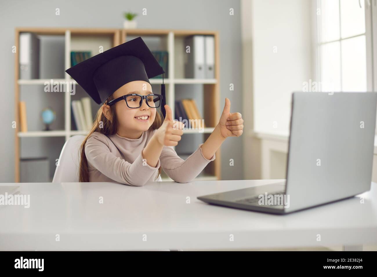 Éducation des enfants, apprentissage en ligne, concept d'école distante Banque D'Images