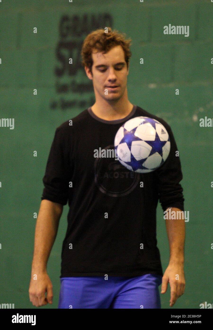 Coupe davis 2010 serbie france Banque de photographies et d’images à