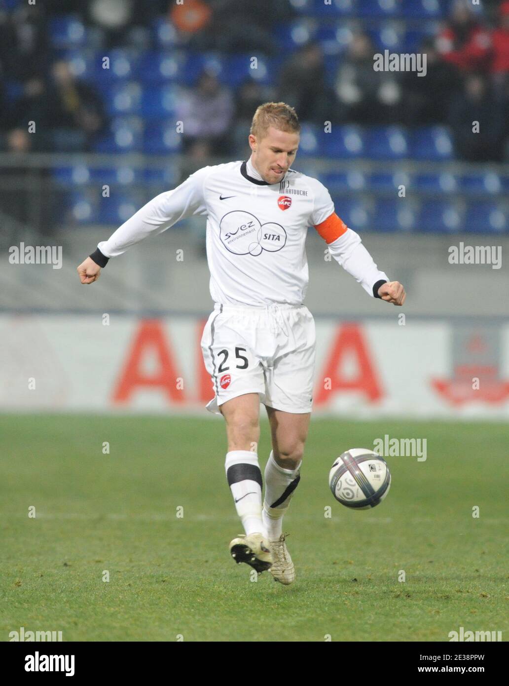 Rudy Mater de Valenciennes lors du match de football de la première Ligue française, Sochaux vs Valenciennes au stade de Bonal à Sochaux, France, le 4 décembre 2010. Sochaux a gagné 2-1. Photo de Damien Gautier/ABACAPRESS.COM Banque D'Images