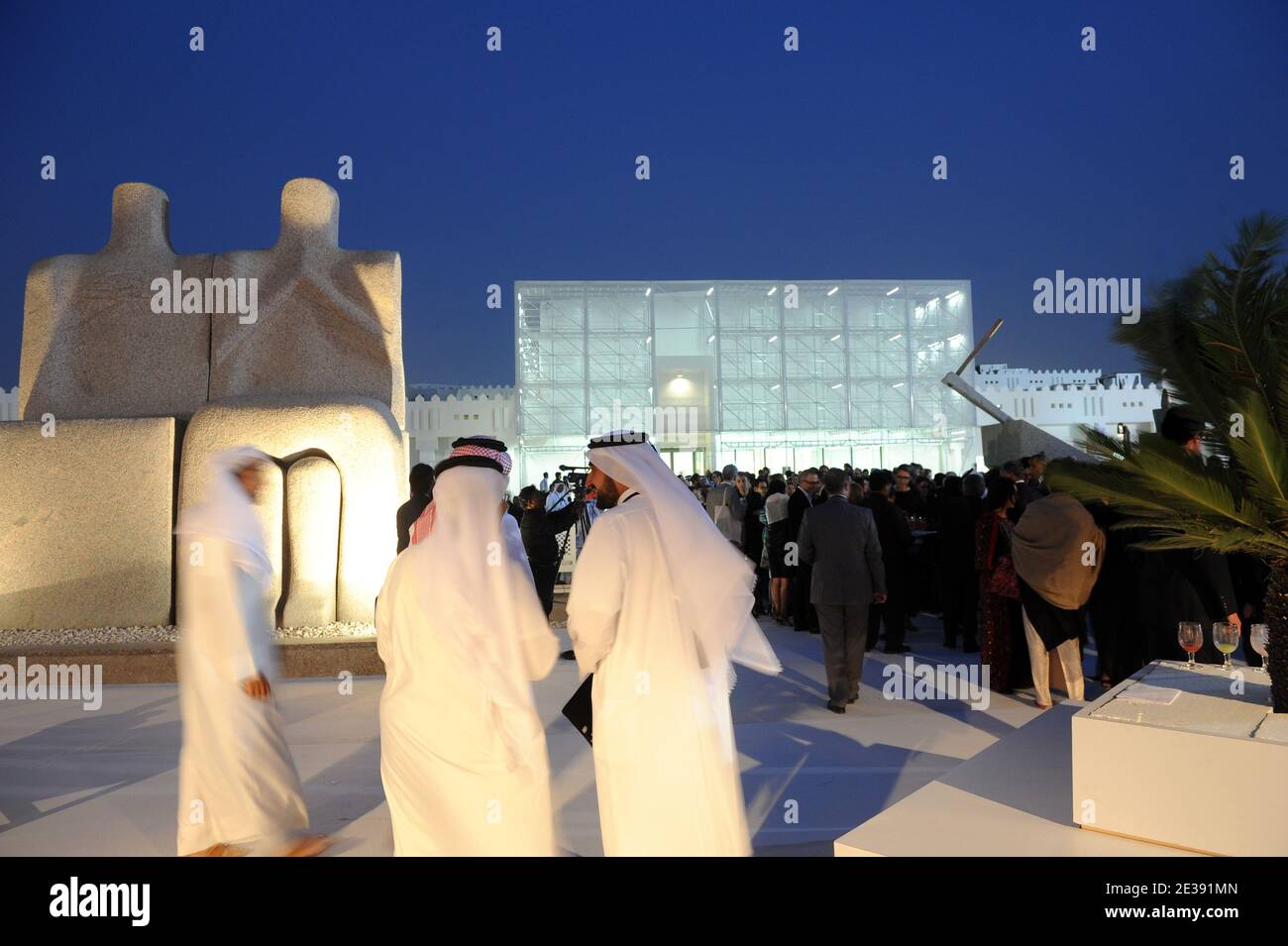 Atmosphère lors de la cérémonie d'ouverture du Musée arabe d'art moderne, le 14 décembre 2010, à Doha, au Qatar. Photo par Ammar Abd Rabbo/ABACAPRESS.COM Banque D'Images