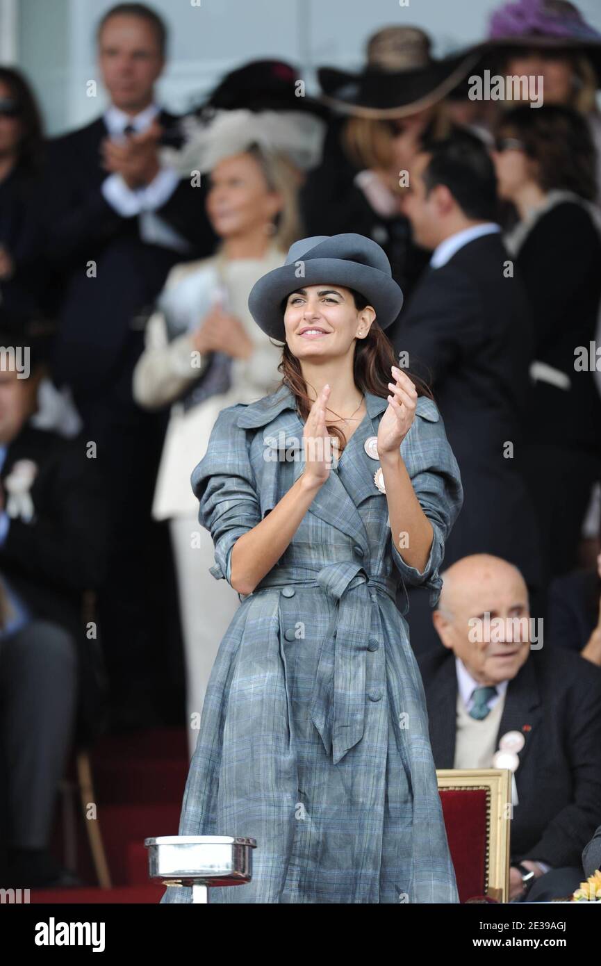 Irene Salvador participe à la 89e édition du prix Qatar Arc de Triomphe à l'hippodrome de Longchamp le 3 octobre 2010 à Paris, France. Photo de Nicolas Gouhier/ABACAPRESS.COM Banque D'Images
