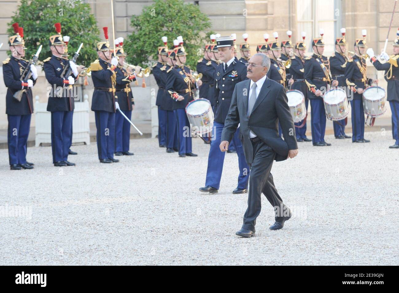 Le Président du Yémen, Ali Abdullah Saleh, arrive au Palais Elysée pour une réunion à Paris, en France, le 12 octobre 2010. Photo par Ammar Abd Rabbo/ABACAPRESS.COM Banque D'Images