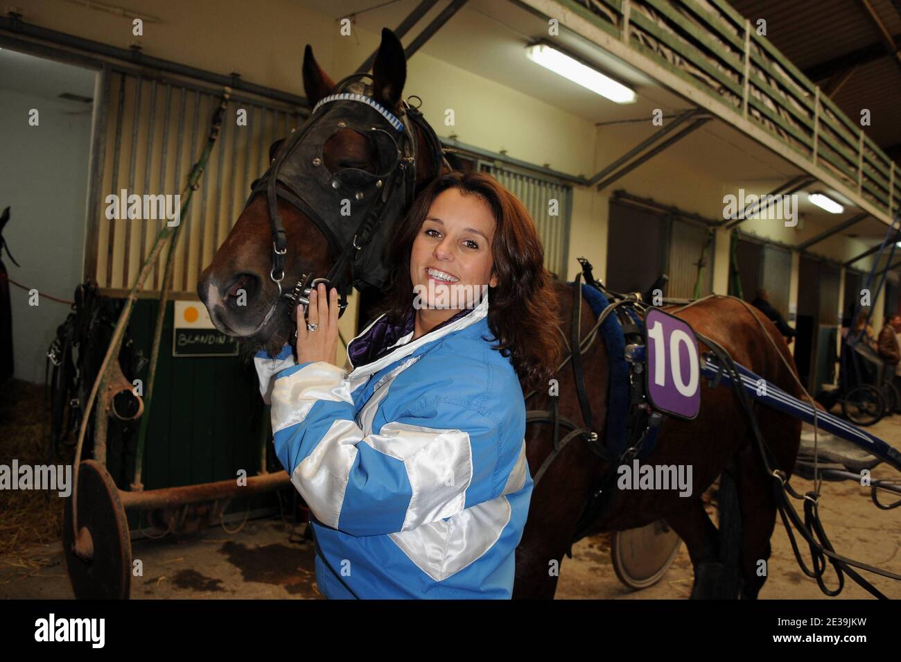 Faustine Bolaert participe au 17e Festival annuel d'Epona à Cabourg, France, le 16 octobre 2010. Photo de Nicolas Briquet/ABACAPRESS.COM Banque D'Images