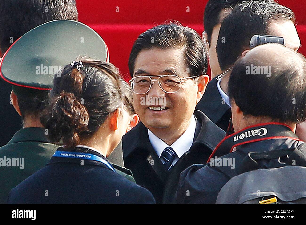 Le président chinois Hu Jintao arrive à l'aéroport militaire de Séoul, en Corée du Sud, le 11 novembre 2010. Le sommet du G20 de Séoul aura lieu du 11 au 12 novembre. Photo de la Corée Pool/ABACAPRESS.COM Banque D'Images