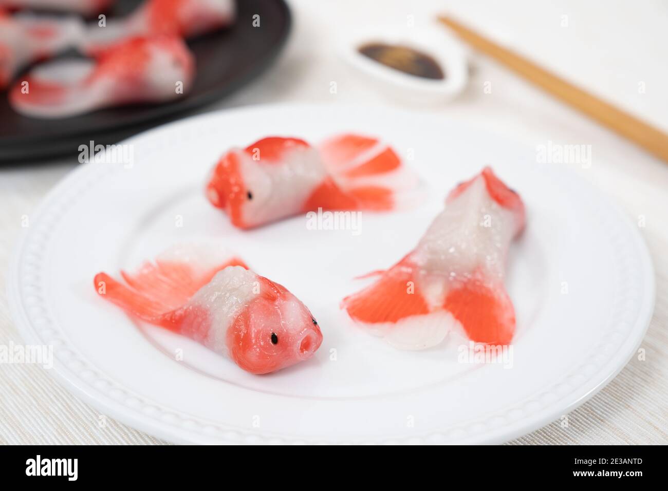 Boulettes de cristal vapeur en forme de poisson Koi Banque D'Images