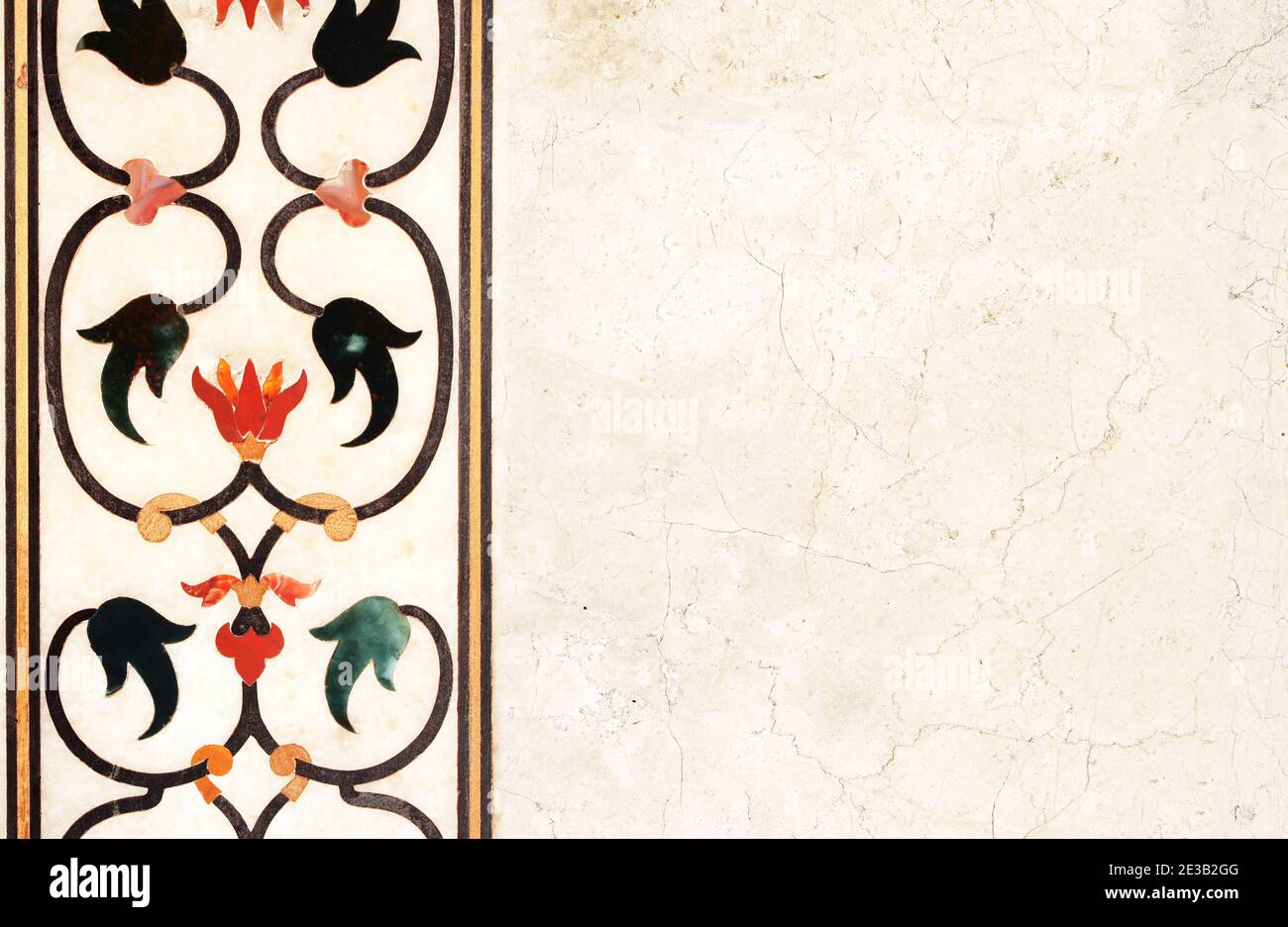 Bannière horizontale ou verticale avec décoration florale en marbre ancien. Mosaïque ancienne sur marbre à Taj Mahal, Inde. Modèle de maquette. Copier l'espace pour le texte Banque D'Images