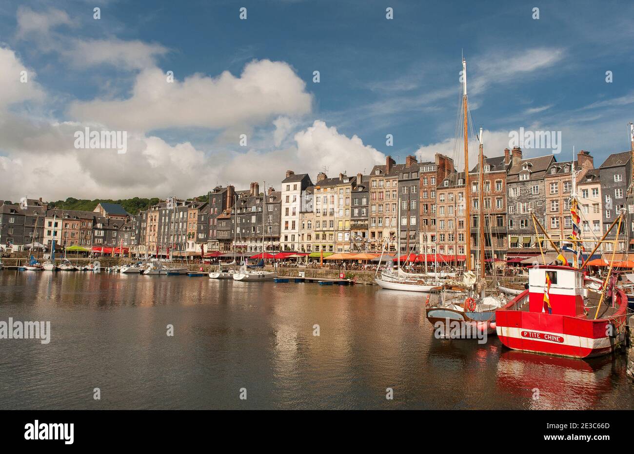 Le vieux port (vieux bassin) de Honfleur, Normandie, France Banque D'Images