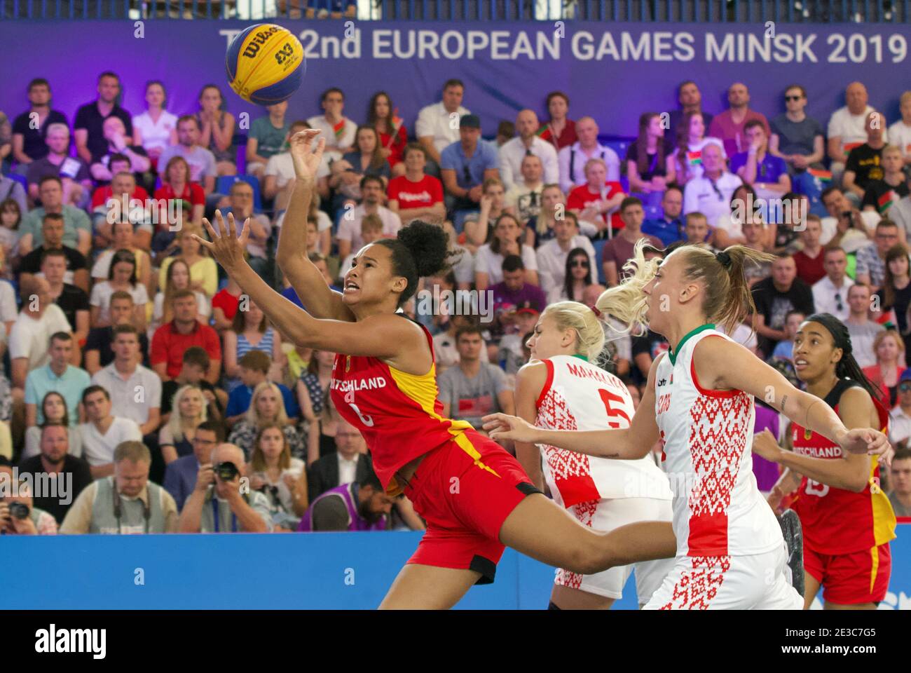 Joueur de basket-ball Satou Sabally (Allemagne) aux Jeux européens de 2019 à Minsk (Bélarus). Banque D'Images