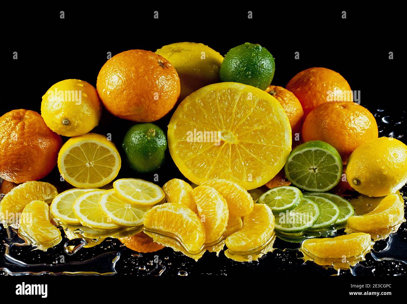 Un studio encore vie de fruits citriques assortis Banque D'Images