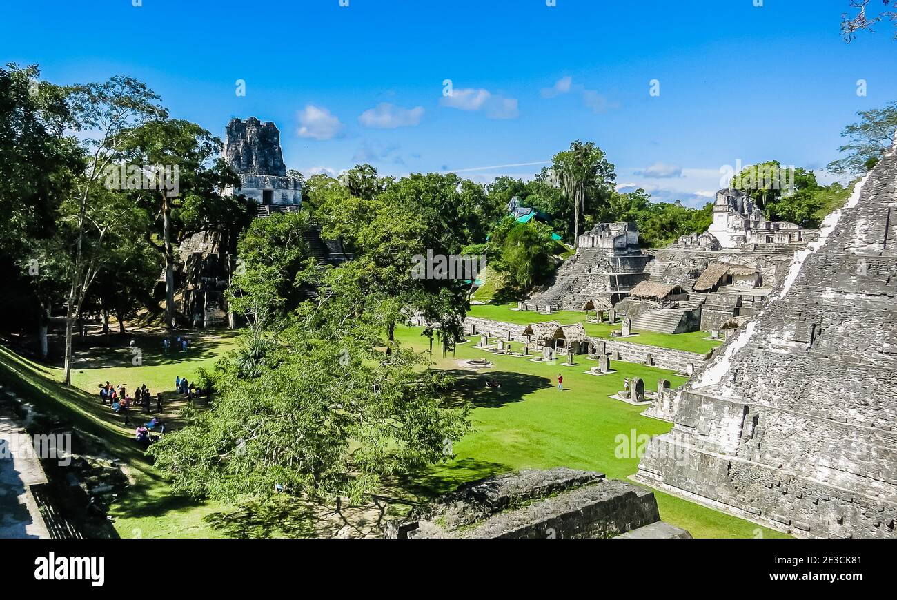 Temple n° 1 et Acropole du Nord, Tikal, site classé au patrimoine mondial de l'UNESCO, Parc national de Tikal, Peten, Guatemala Banque D'Images