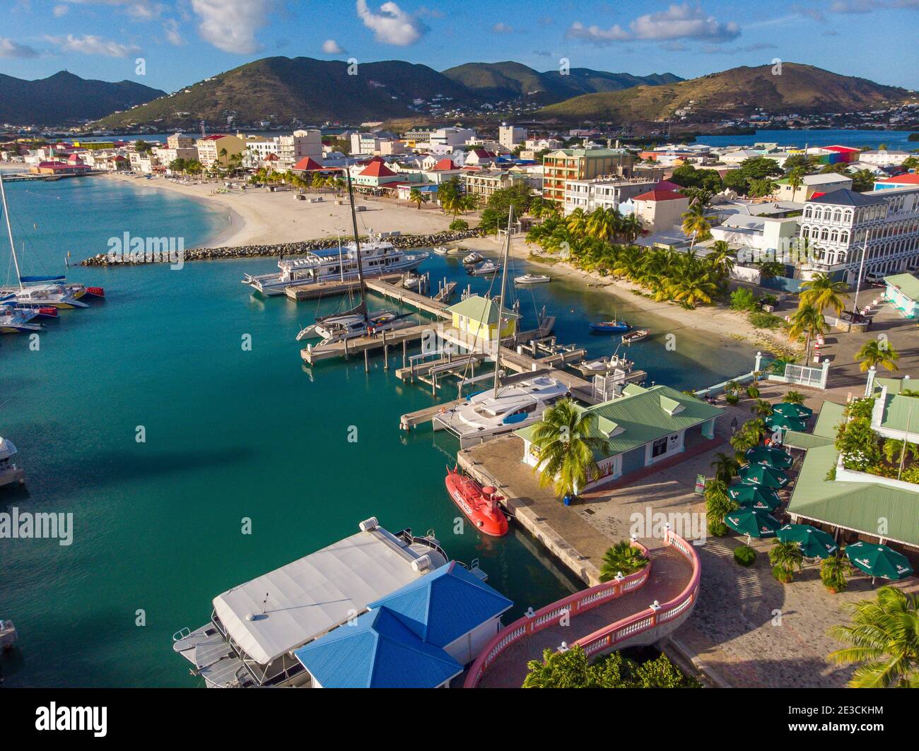 Vue aérienne de l'île des caraïbes de St.maarten. Vue imprenable sur le port de plaisance de Bobby sur l'île de St.Maarten. Banque D'Images
