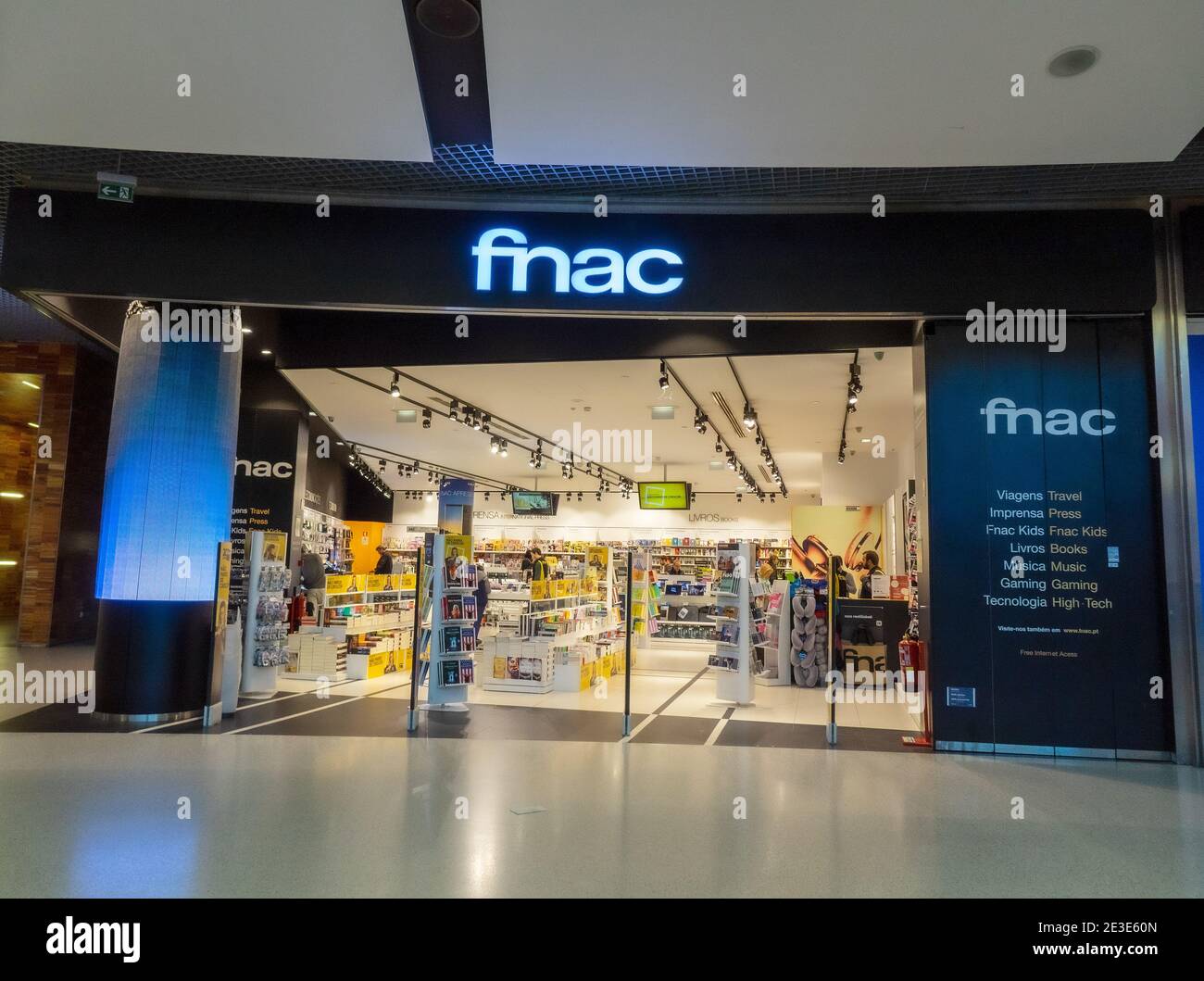 Devanture de magasin fnac Banque de photographies et d’images à haute