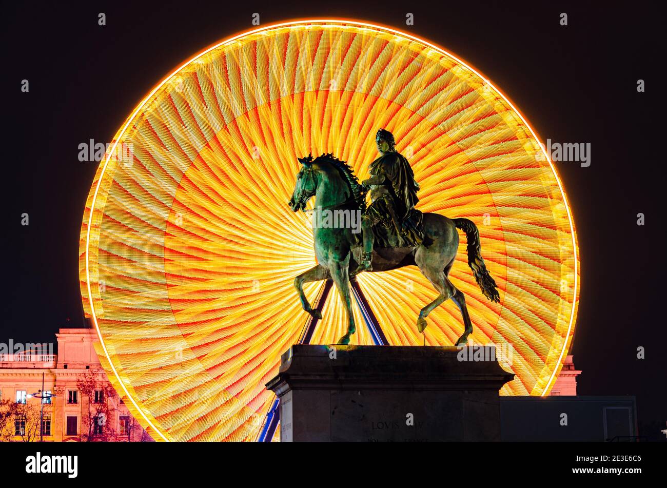 Grande roue de la place Bellecour la nuit, Lyon, France Banque D'Images